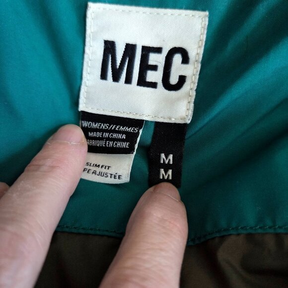 MEC green down winter jacket with hood. - Picture 5 of 14